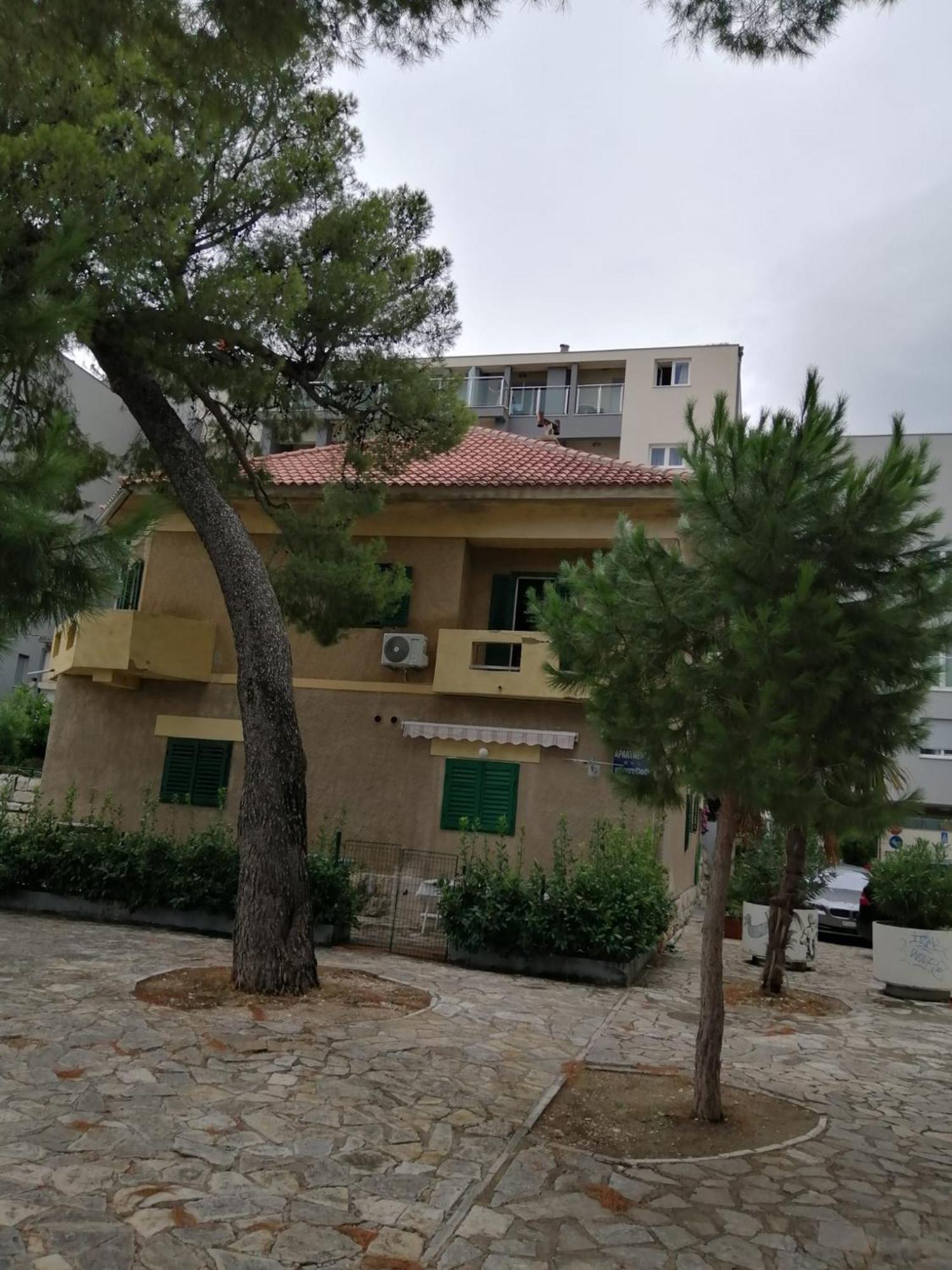 Omis Apartment On The Beach Exterior photo