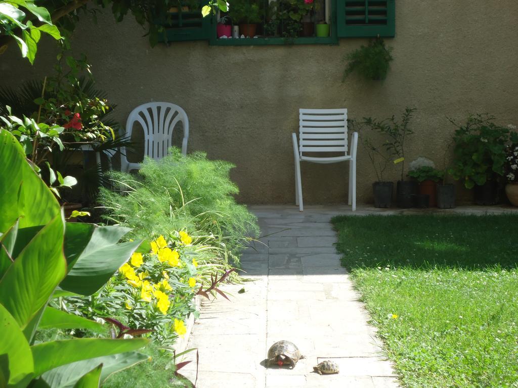 Omis Apartment On The Beach Exterior photo
